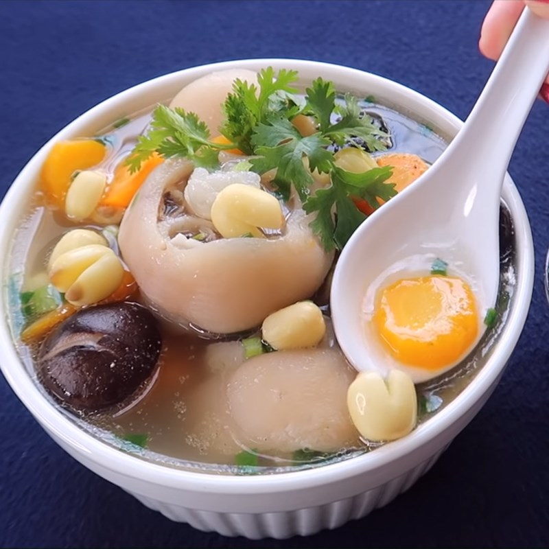 Chân giò hầm rau củ